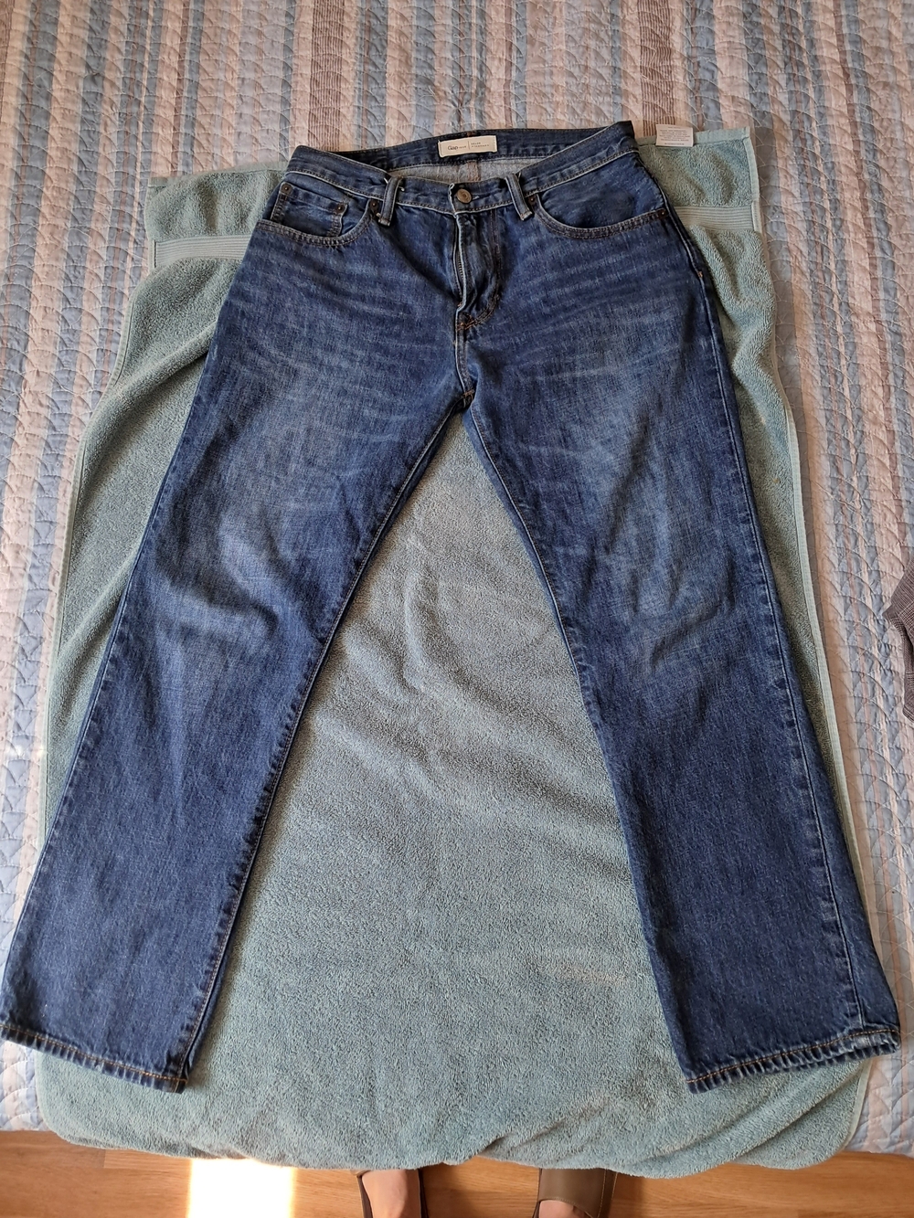 Gap 1969 Standard Straight Leg Jeans Dark Wash Denim 28x28 Blue Classic Fit